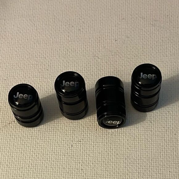Jeep Valve Stem Caps in Black set of 4 NWT - Picture 3 of 4
